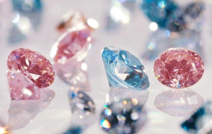 Lightbox synthetic diamonds